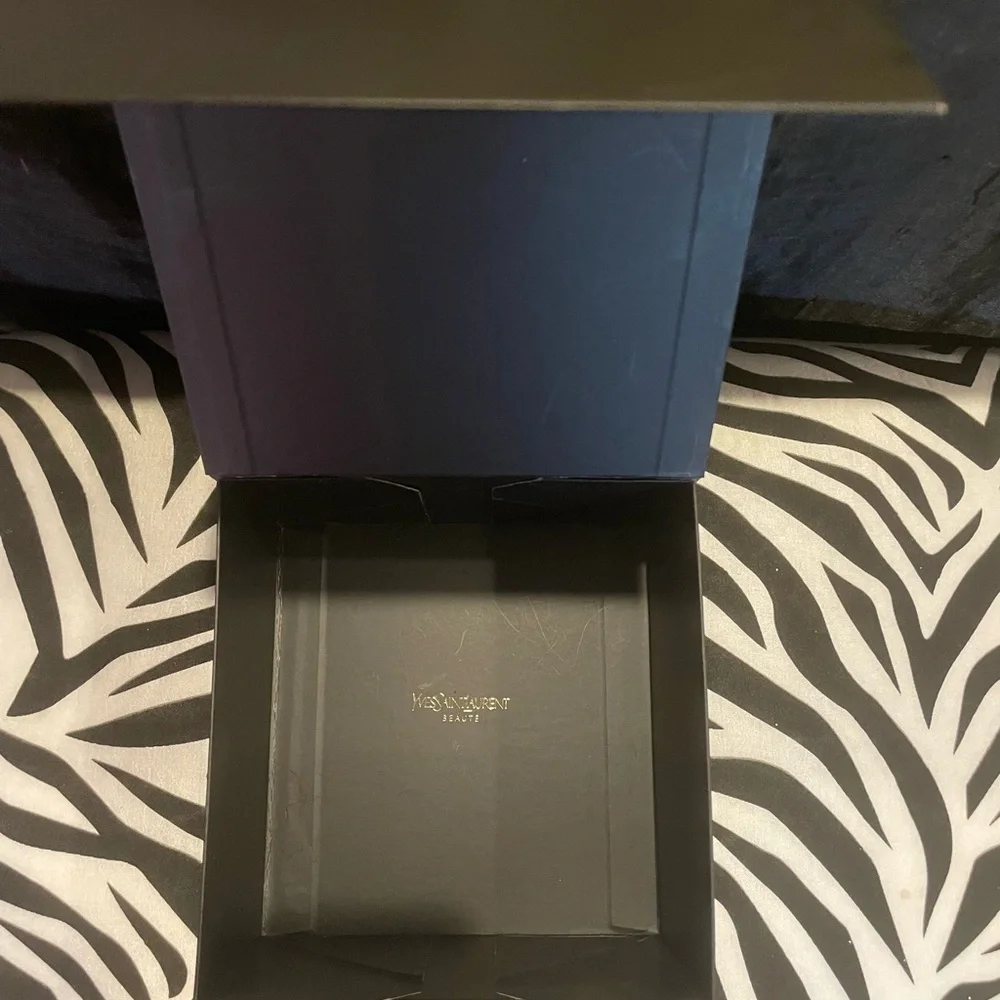 Yves Saint Laurent Black and Gold Box - Picture 4 of 5
